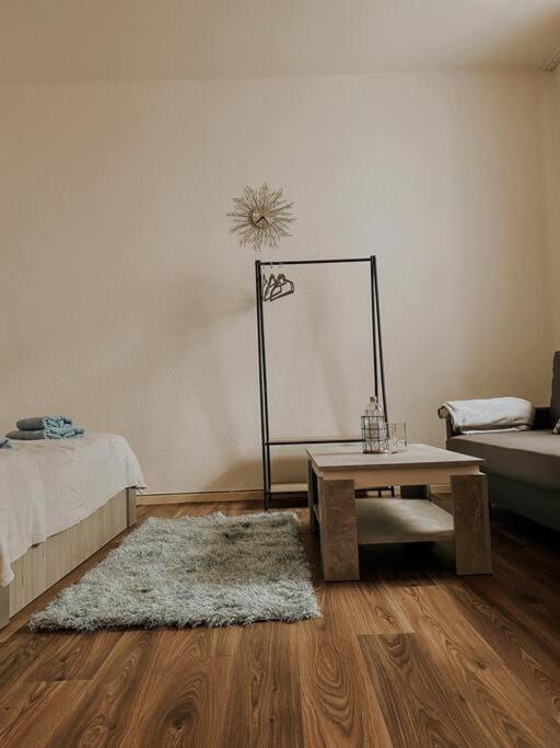 Unser Sonniges Apartment Mit Wlan, Netflix, Xbox Magdeburg Bagian luar foto